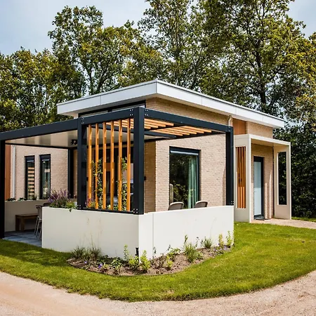 別荘 Spacious In Voorhuizen With Terrace *