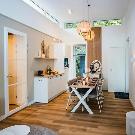 Σπίτι διακοπών Spacious In Voorhuizen With Terrace *