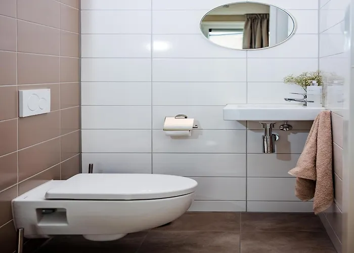 Spacious In Voorhuizen With Terrace 福尔特赫伊曾