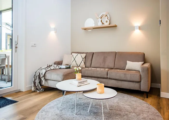 Spacious In Voorhuizen With Terrace 福尔特赫伊曾