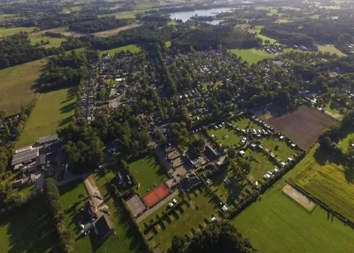 度假居 Spacious In Voorhuizen With Terrace 福尔特赫伊曾